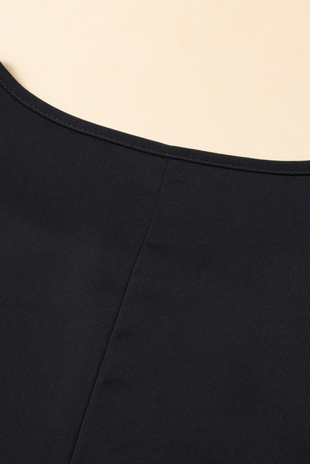 Black Keyhole Crew Neck Pleated Plus Size Top